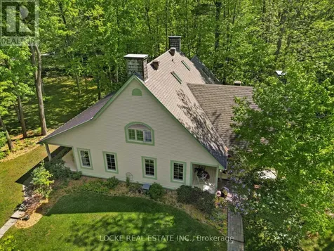 2207 Pleasantview Court Ottawa ON K4C 1H7