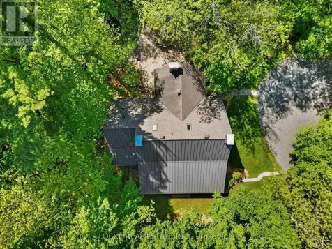 2207 Pleasantview Court Ottawa ON K4C 1H7