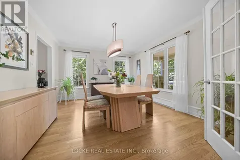 2207 Pleasantview Court Ottawa ON K4C 1H7