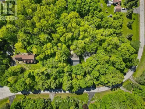 2207 Pleasantview Court Ottawa ON K4C 1H7