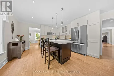 2207 Pleasantview Court Ottawa ON K4C 1H7