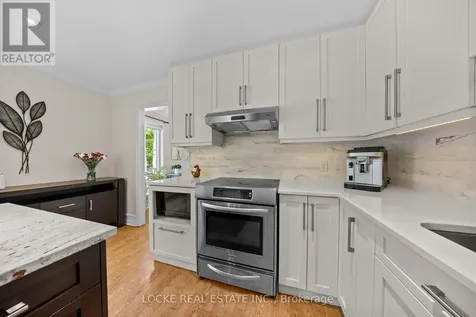 2207 Pleasantview Court Ottawa ON K4C 1H7