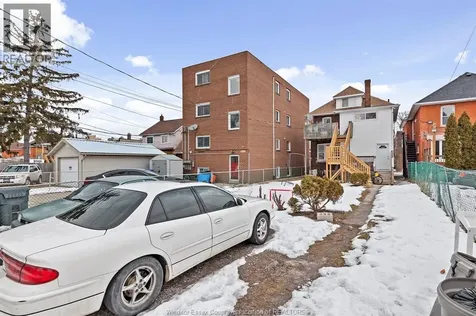 895 Pillette Windsor ON N8Y 3B4