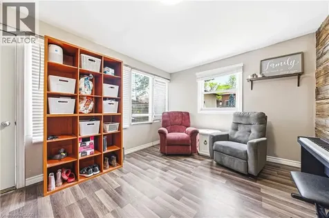 546 Mohawk Road East Hamilton ON L8V 2J6