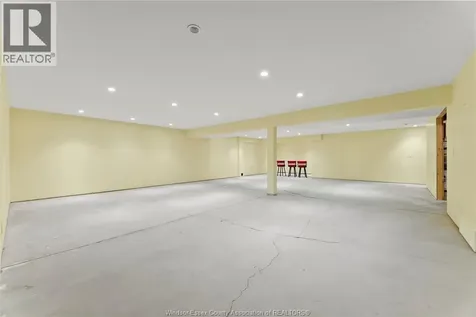 33 Montego Bay Crescent Kingsville ON N9Y 4E7