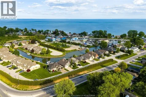 33 Montego Bay Crescent Kingsville ON N9Y 4E7