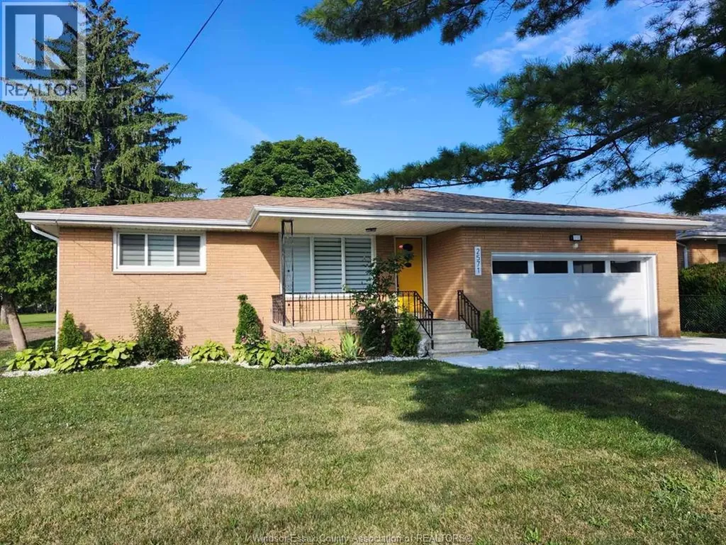 2571 Jos St Louis Avenue Windsor ON N8T 2M4