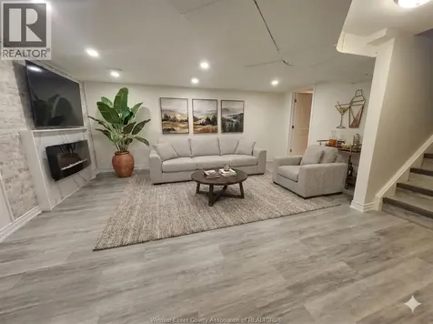 2571 Jos St Louis Avenue Windsor ON N8T 2M4