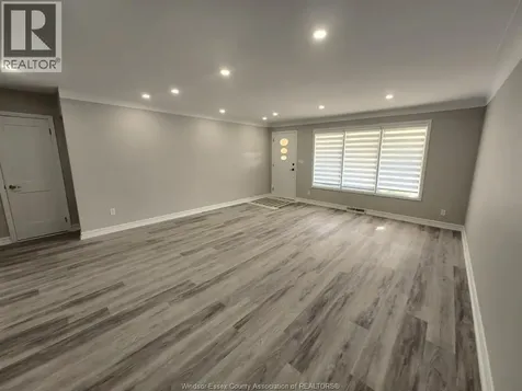 2571 Jos St Louis Avenue Windsor ON N8T 2M4