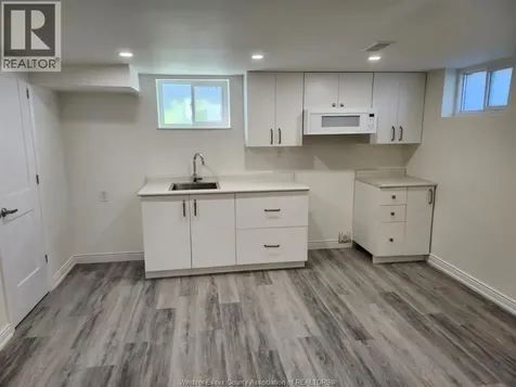 2571 Jos St Louis Avenue Windsor ON N8T 2M4