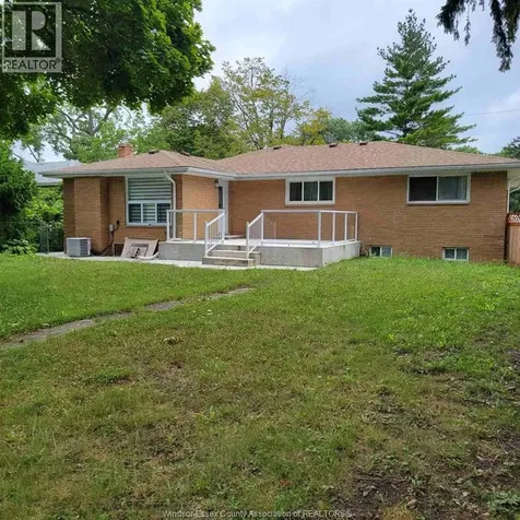 2571 Jos St Louis Avenue Windsor ON N8T 2M4