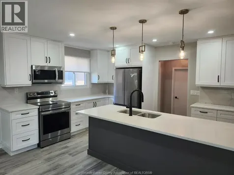 2571 Jos St Louis Avenue Windsor ON N8T 2M4