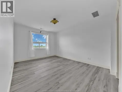 1225 Riverside Windsor ON N9A 0A2