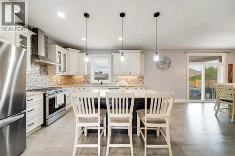 1096 Charlotte Crescent Lakeshore ON N8L 0X8
