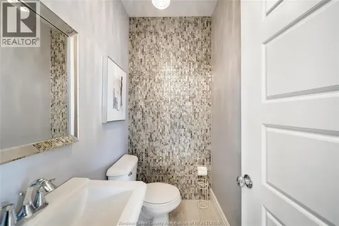 1096 Charlotte Crescent Lakeshore ON N8L 0X8