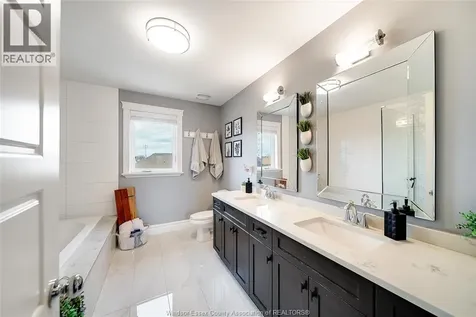 1096 Charlotte Crescent Lakeshore ON N8L 0X8