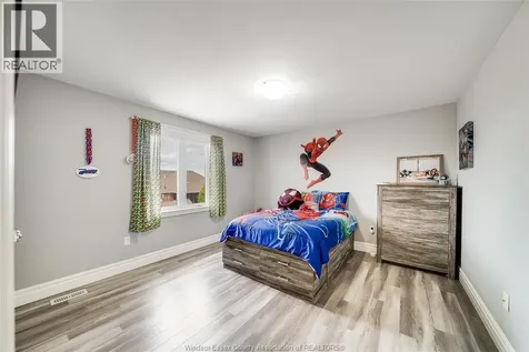 1096 Charlotte Crescent Lakeshore ON N8L 0X8