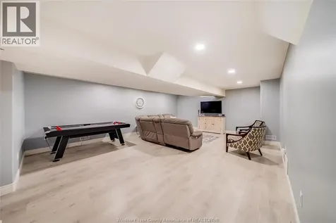 1096 Charlotte Crescent Lakeshore ON N8L 0X8