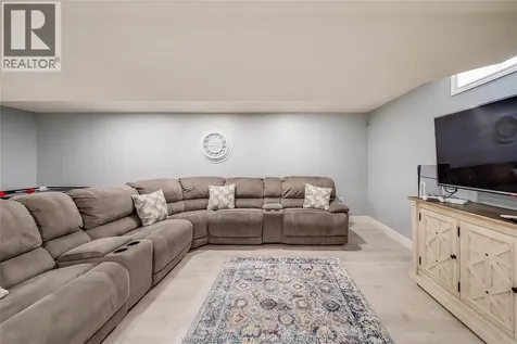 1096 Charlotte Crescent Lakeshore ON N8L 0X8