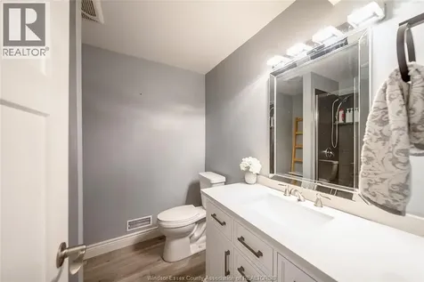 1096 Charlotte Crescent Lakeshore ON N8L 0X8