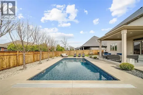 1096 Charlotte Crescent Lakeshore ON N8L 0X8