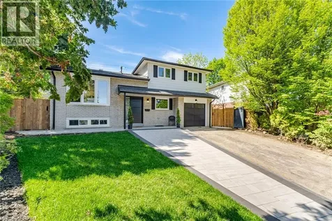 1379 Christina Court Burlington ON L7P 2V8