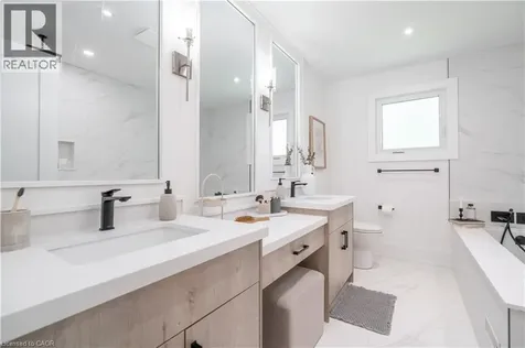 1379 Christina Court Burlington ON L7P 2V8