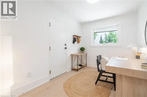 1379 Christina Court Burlington ON L7P 2V8