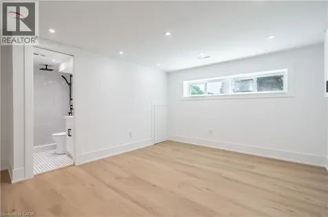 1379 Christina Court Burlington ON L7P 2V8