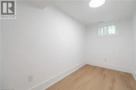 1379 Christina Court Burlington ON L7P 2V8