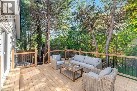1379 Christina Court Burlington ON L7P 2V8