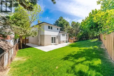 1379 Christina Court Burlington ON L7P 2V8
