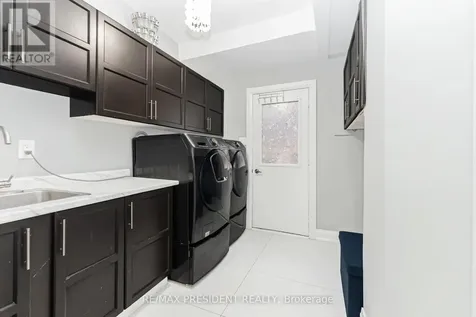 212 Wedgewood Drive Cambridge ON N1S 4P8