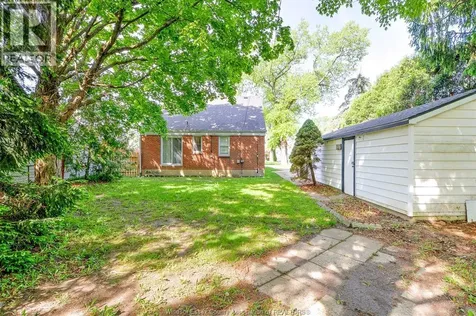 2870 Alexandra Avenue Windsor ON N9E 2J7
