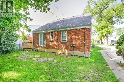 2870 Alexandra Avenue Windsor ON N9E 2J7