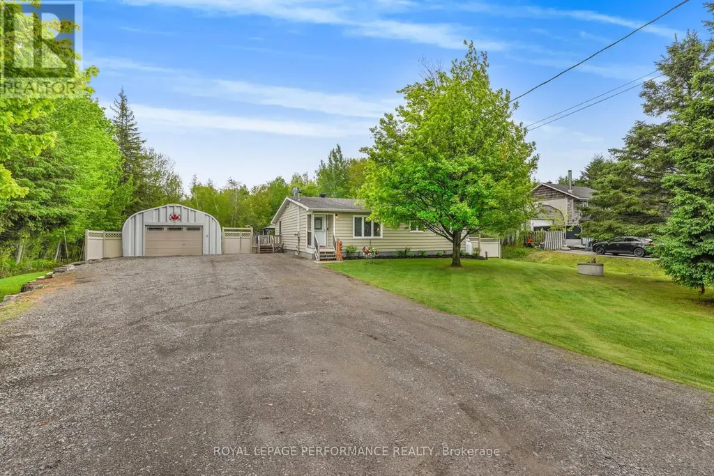 8872 Mitch Owens Road Ottawa ON K0A 1V0