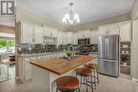 8872 Mitch Owens Road Ottawa ON K0A 1V0
