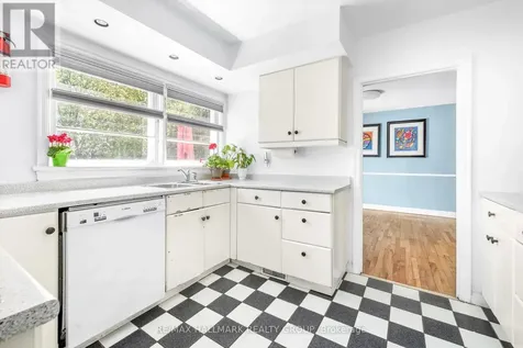 824 Byron Avenue Ottawa ON K2A 0H7