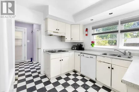 824 Byron Avenue Ottawa ON K2A 0H7