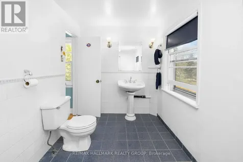 824 Byron Avenue Ottawa ON K2A 0H7