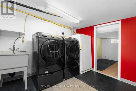 824 Byron Avenue Ottawa ON K2A 0H7