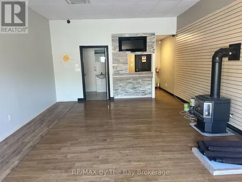 1423 Mosley Street Wasaga Beach ON L9Z 2C3