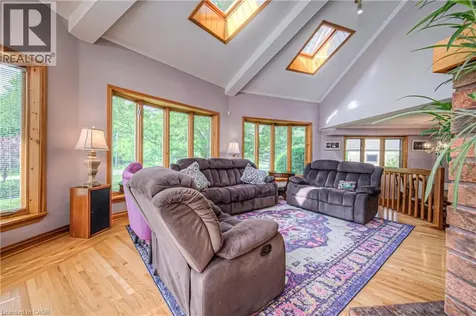 35 Robinson Road Cambridge ON N1R 5S7