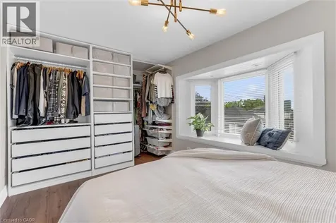 196 Campbell Avenue Hamilton ON L8H 2G3
