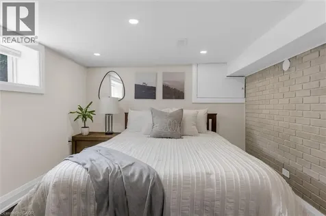 196 Campbell Avenue Hamilton ON L8H 2G3