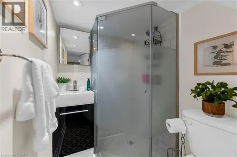 196 Campbell Avenue Hamilton ON L8H 2G3