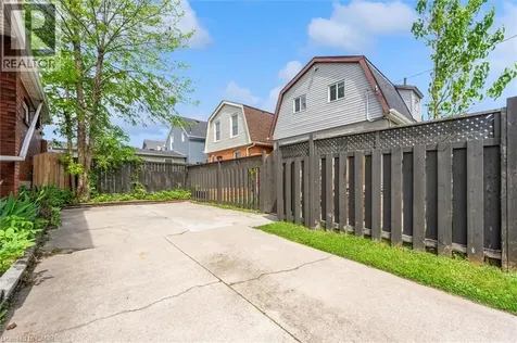 196 Campbell Avenue Hamilton ON L8H 2G3