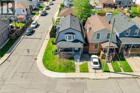 196 Campbell Avenue Hamilton ON L8H 2G3