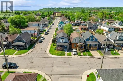 196 Campbell Avenue Hamilton ON L8H 2G3