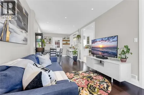 196 Campbell Avenue Hamilton ON L8H 2G3